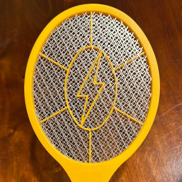 Yellow Electric Bug Zapper Racket - Picture 8 of 8